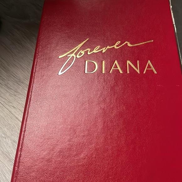 Forever Diana Box Set - Picture 2 of 11